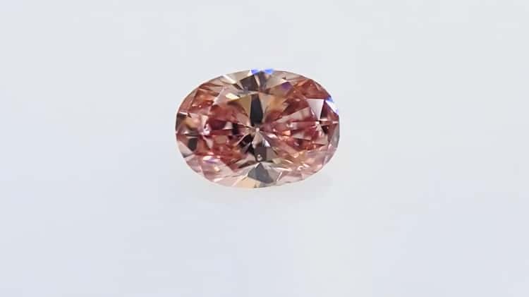 FANCY INTENSE PINK 0.27ct/RD/RT1983/GIA on Vimeo