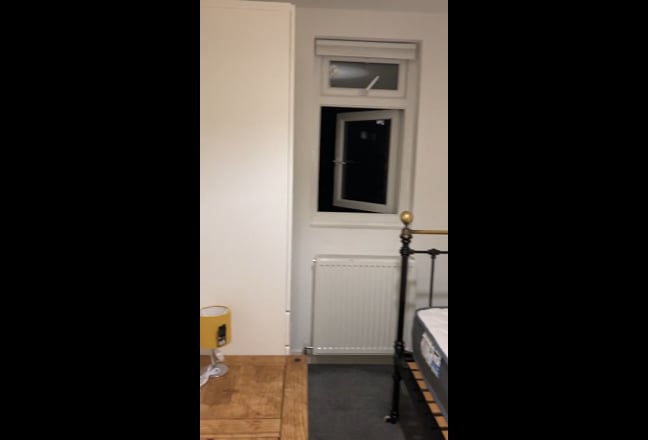 Single ensuite room in Morden/Northern line Main Photo