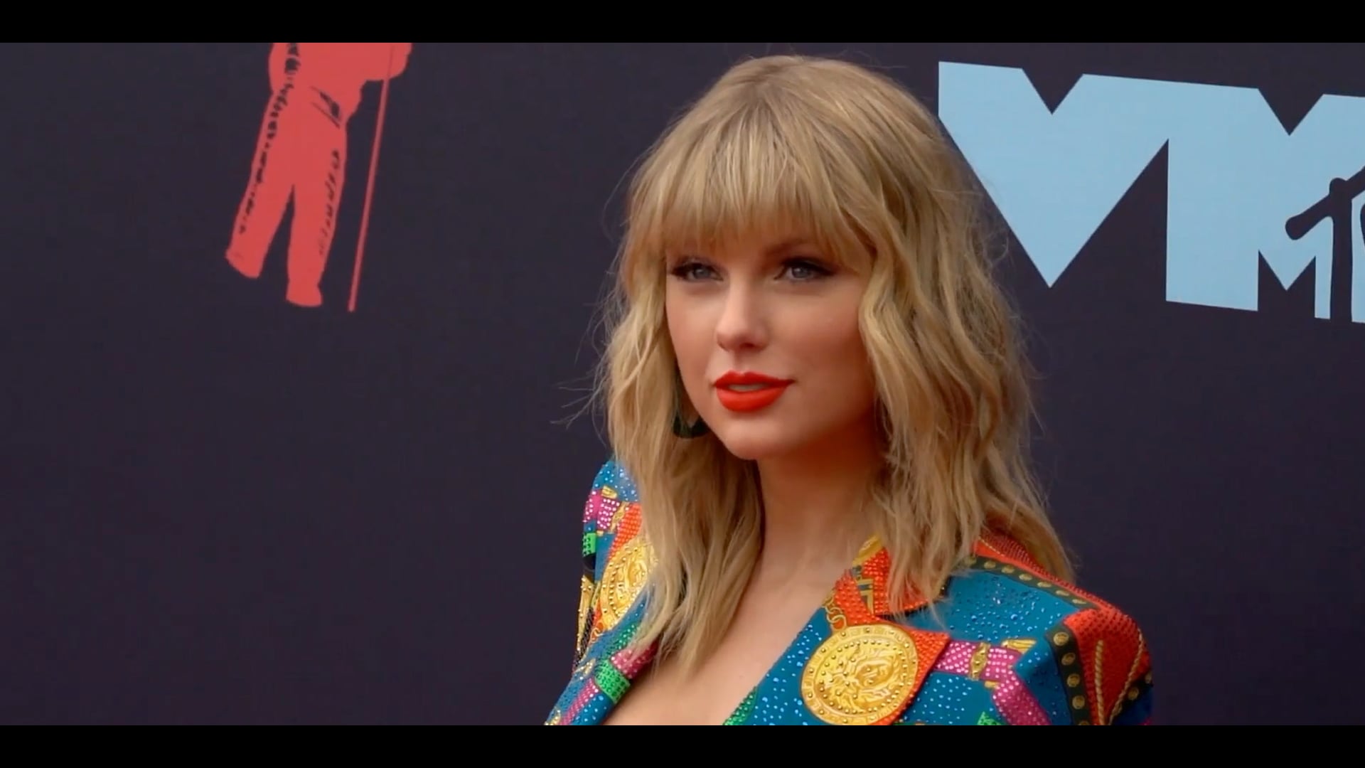 Taking on Taylor Swift - Trailer "Playas"