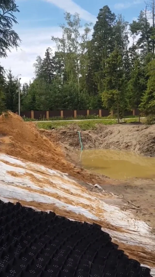 Как укрепить берег водоема на даче