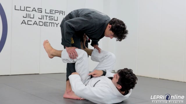 De La Riva to Triangle Choke or Armbar