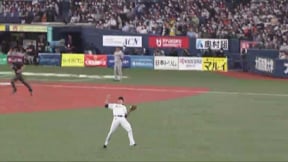 【8回表】ファインプレー!! オリックス・山足達也 華麗な守備を見せ、投手を救う!!  2023年3月11日 オリックス・バファローズ 対 読売ジャイアンツ
