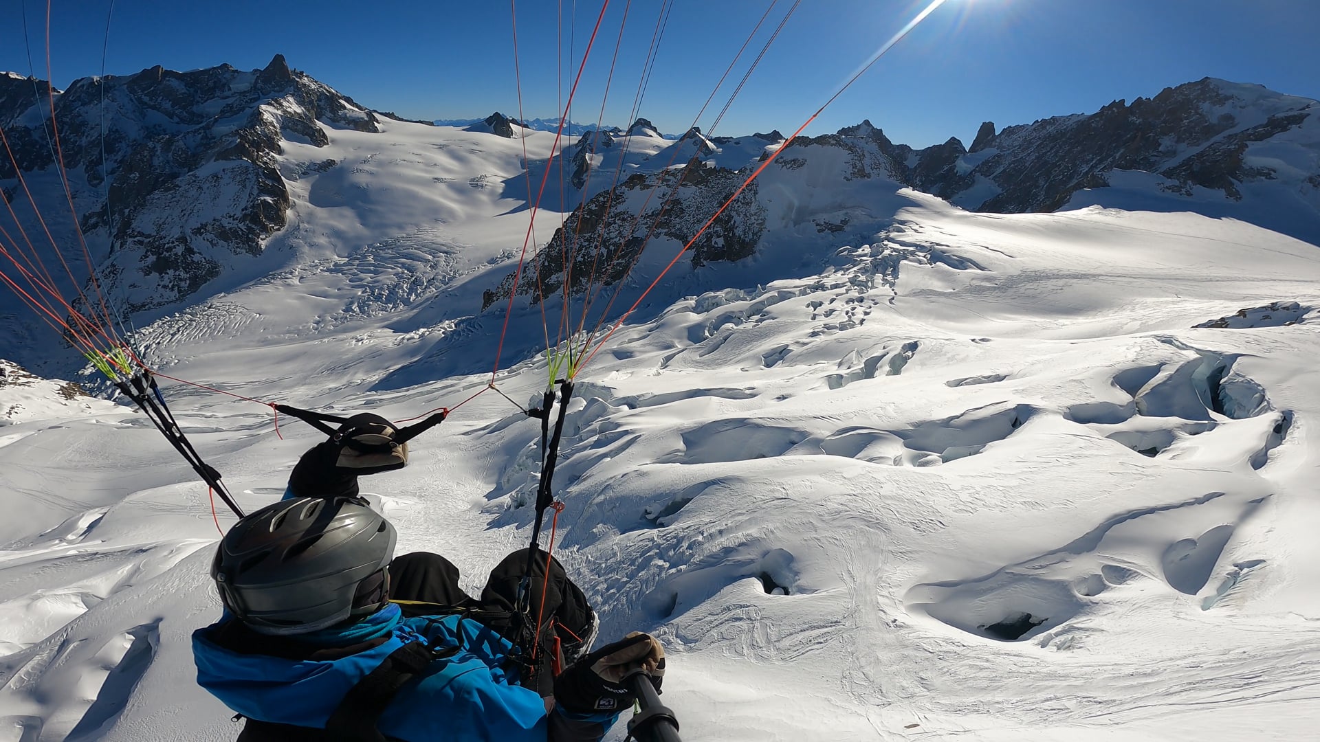 Vallée Blanche by Paragliding (Aiguille du Midi 3842 m - Chamonix)