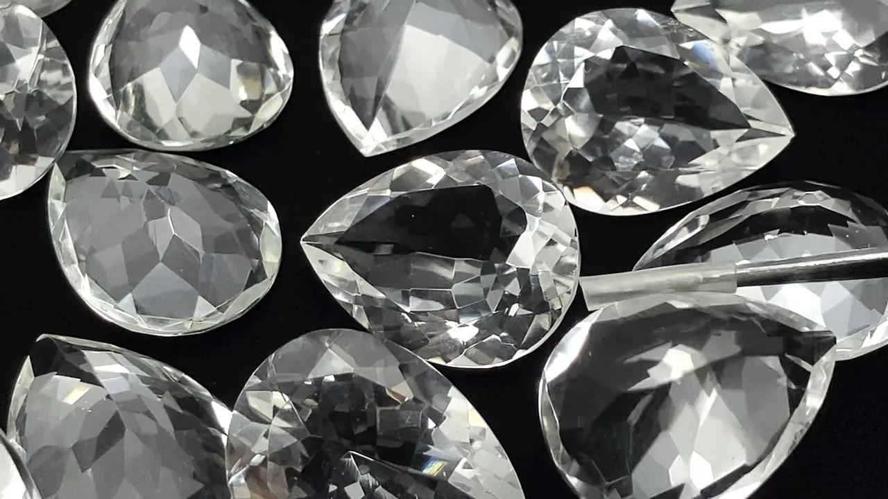 クリスタル 穴なしペアシェイプファセットカット20×15mm 1粒