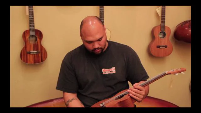 Cordoba Solid Mahogany Top Tenor w/Pickup and Cutaway Cordoba 20TM 