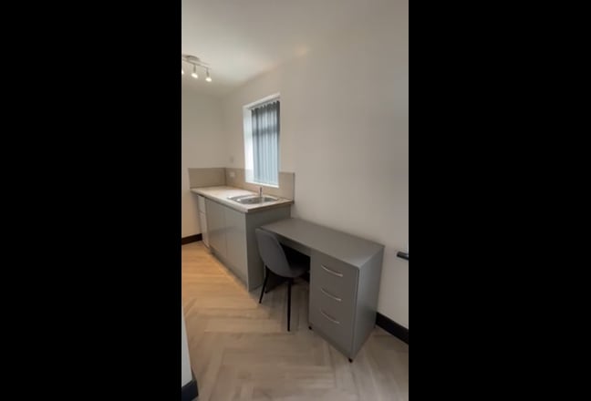 Modern units available in Hounslow!  Main Photo