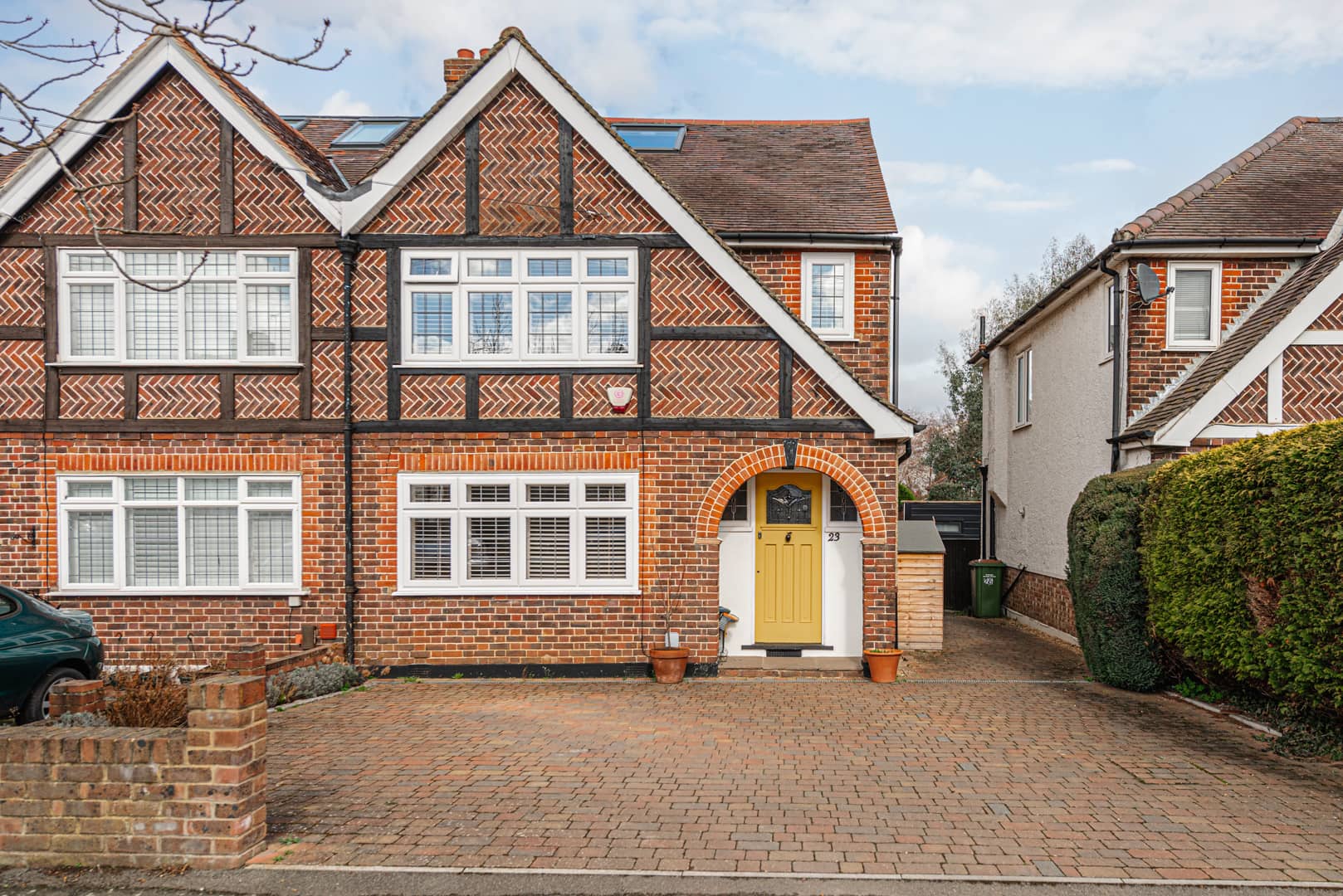 Hampton Court Avenue, East Molesey Newton Huxley on Vimeo