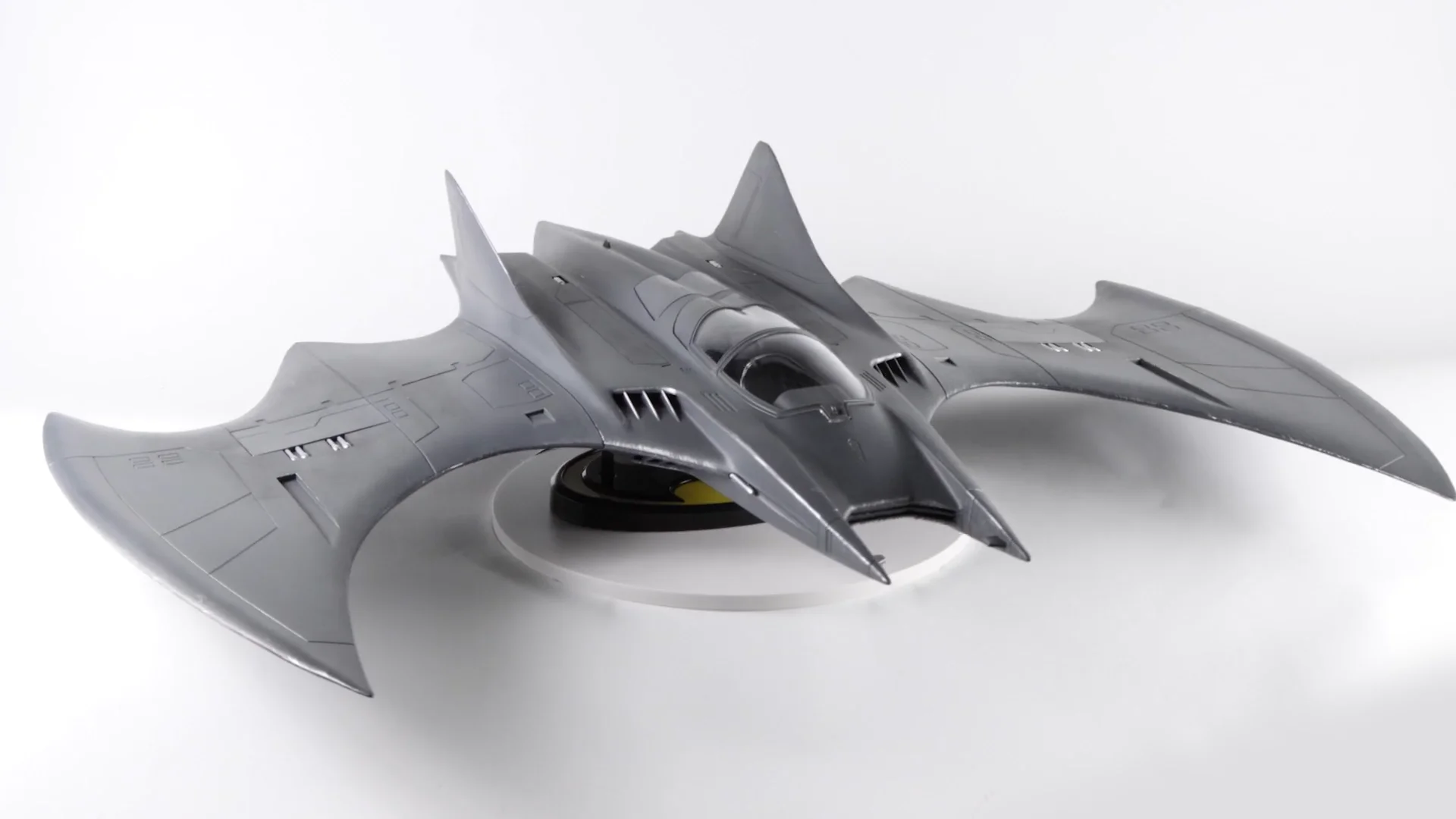 McFarlane Toys DC Multiverse – Batwing Veicolo (The Flash Film) Gold Label, Action Figure 22cm