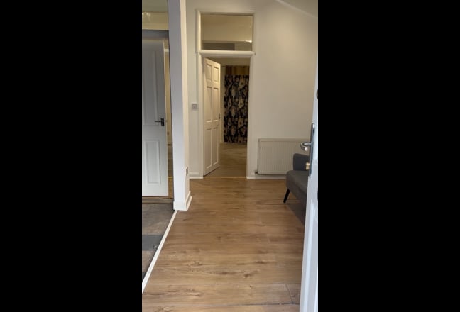 Stunning 2 bed flat Leytonstone Families Only Main Photo