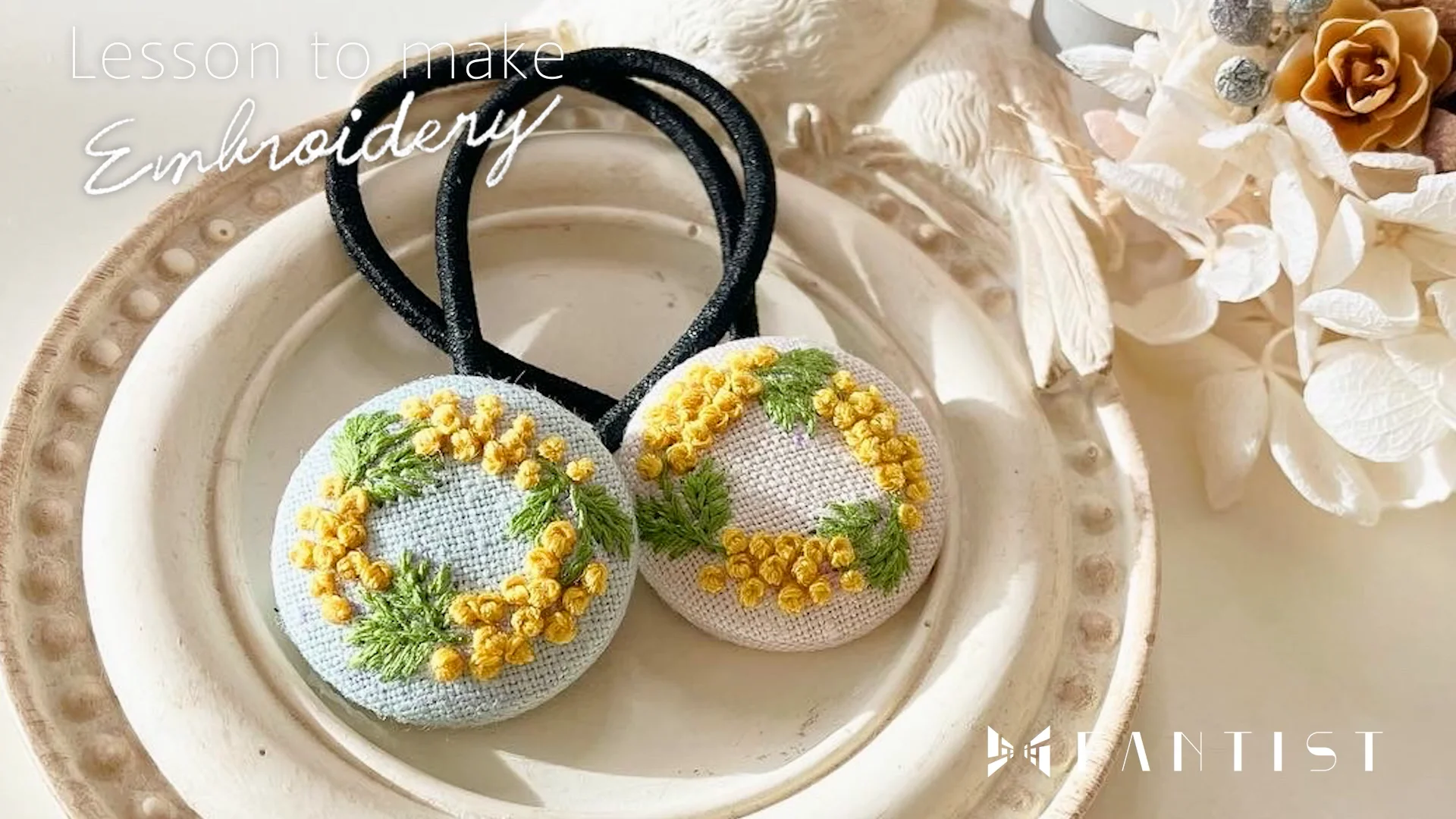 新作 本物のミモザ にゃんこ ヘアゴム ころんとかわいい手刺繍