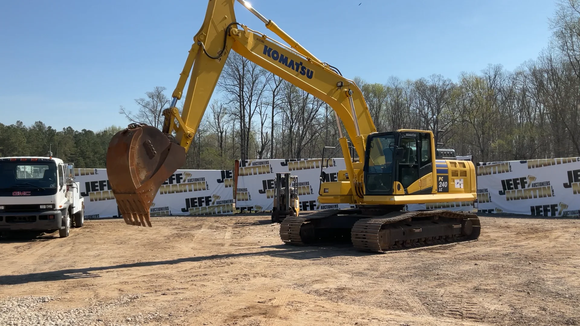2018-komatsu-pc240lc-11-hydraulic-excavator-sn-a22388-on-vimeo
