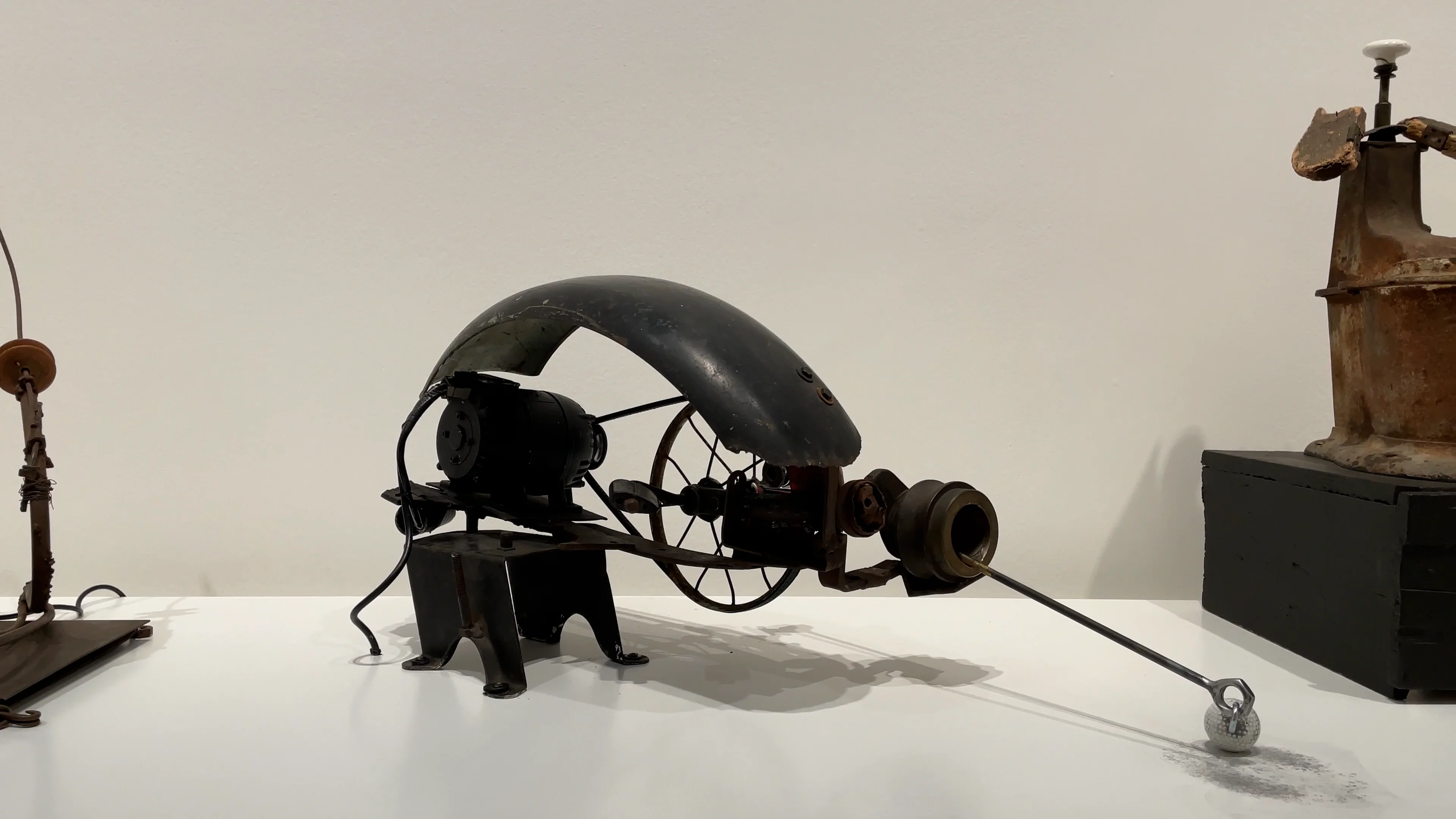J・Tinguely、Relief au Cercle rouge、希少画集画 Jean Tinguely (1925-1991), Radau | Christie's