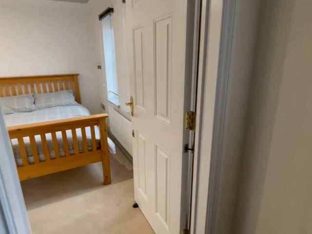 Video 1: Extra Large double room