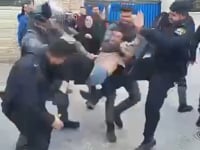 إعتداء وحشي وإعتقال جنود الاحتلال لشبان فلسطينين في جبل المكبر بالقدس