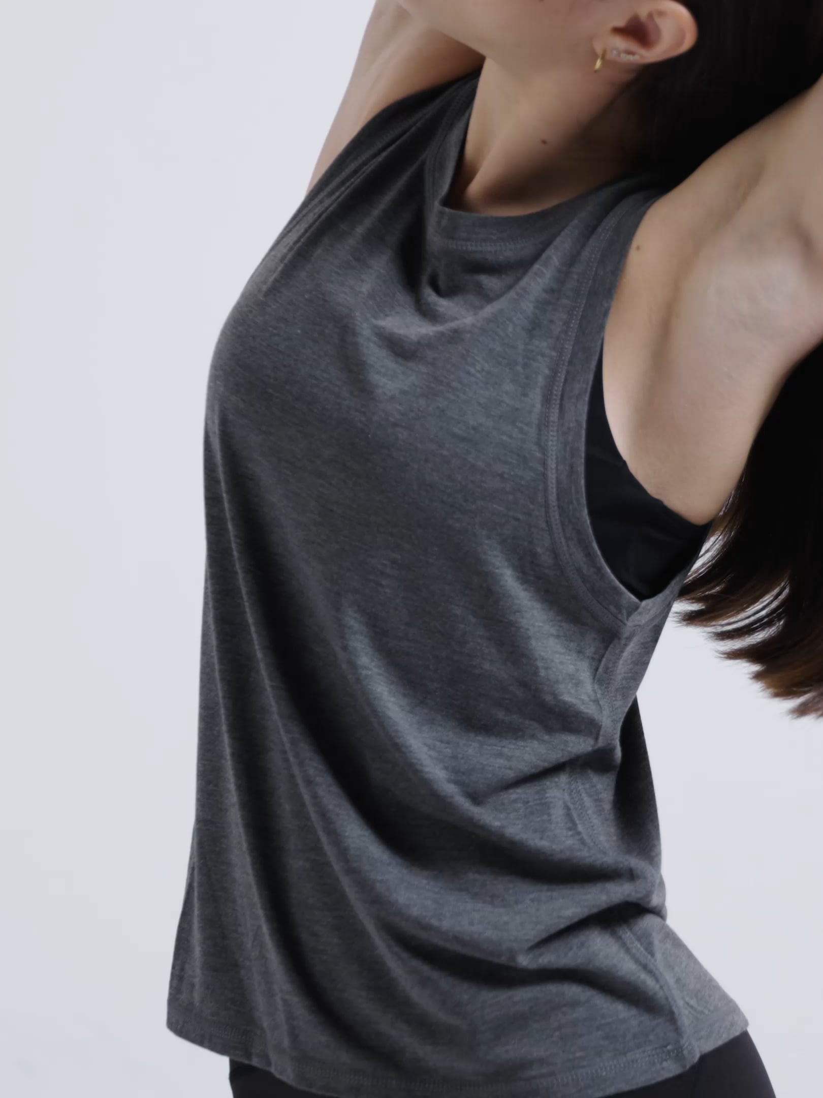 גופייה בשילוב בד מודל