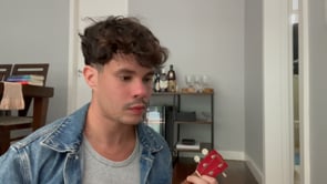 Cantando e tocando AMOR DE ÍNDIO