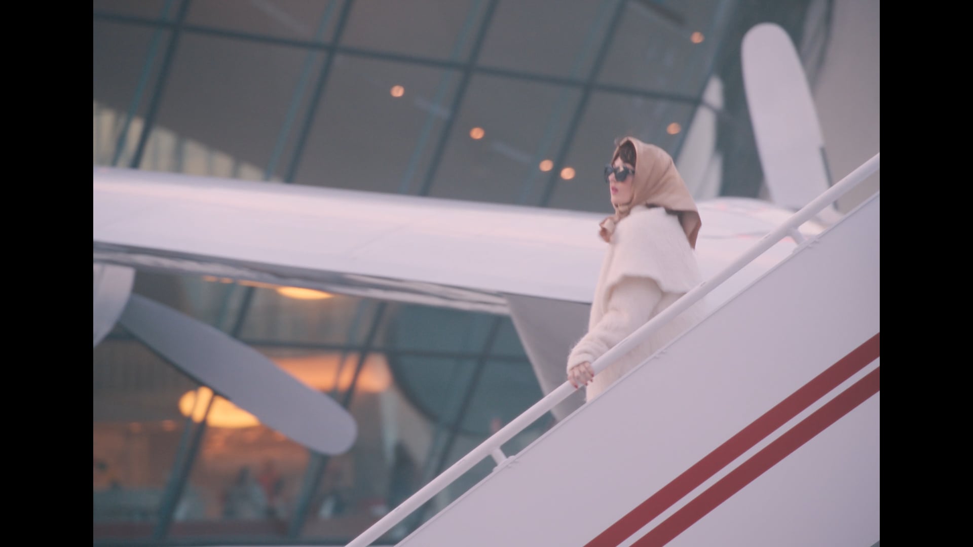 Travel Like An Icon - Samsonite