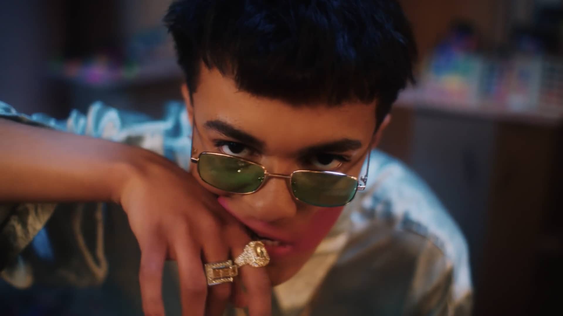 Isaac Dunbar makeup drawer (Official Video) on Vimeo