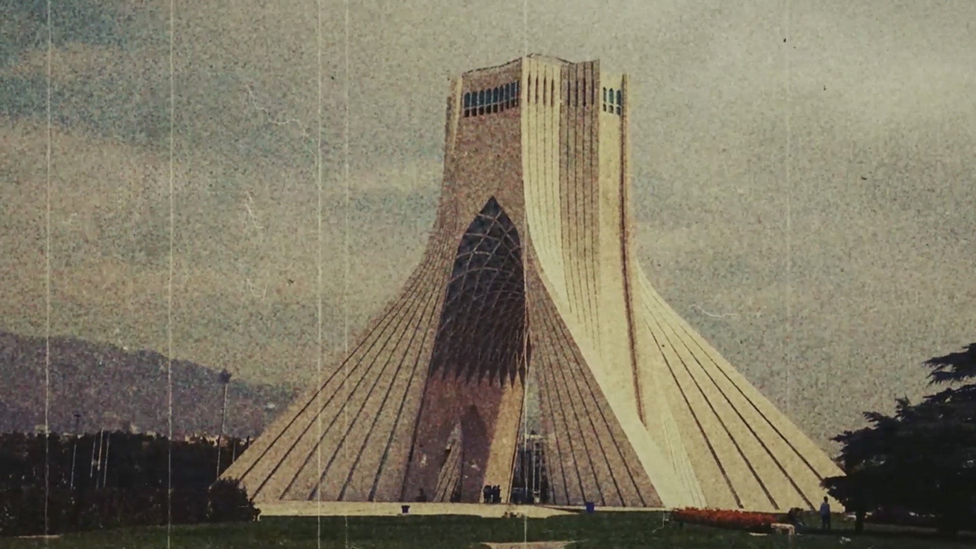 می‌رسد بهار