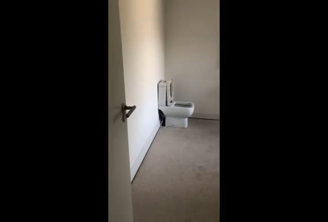 Double bedroom with en-suite and kitchenette Main Photo
