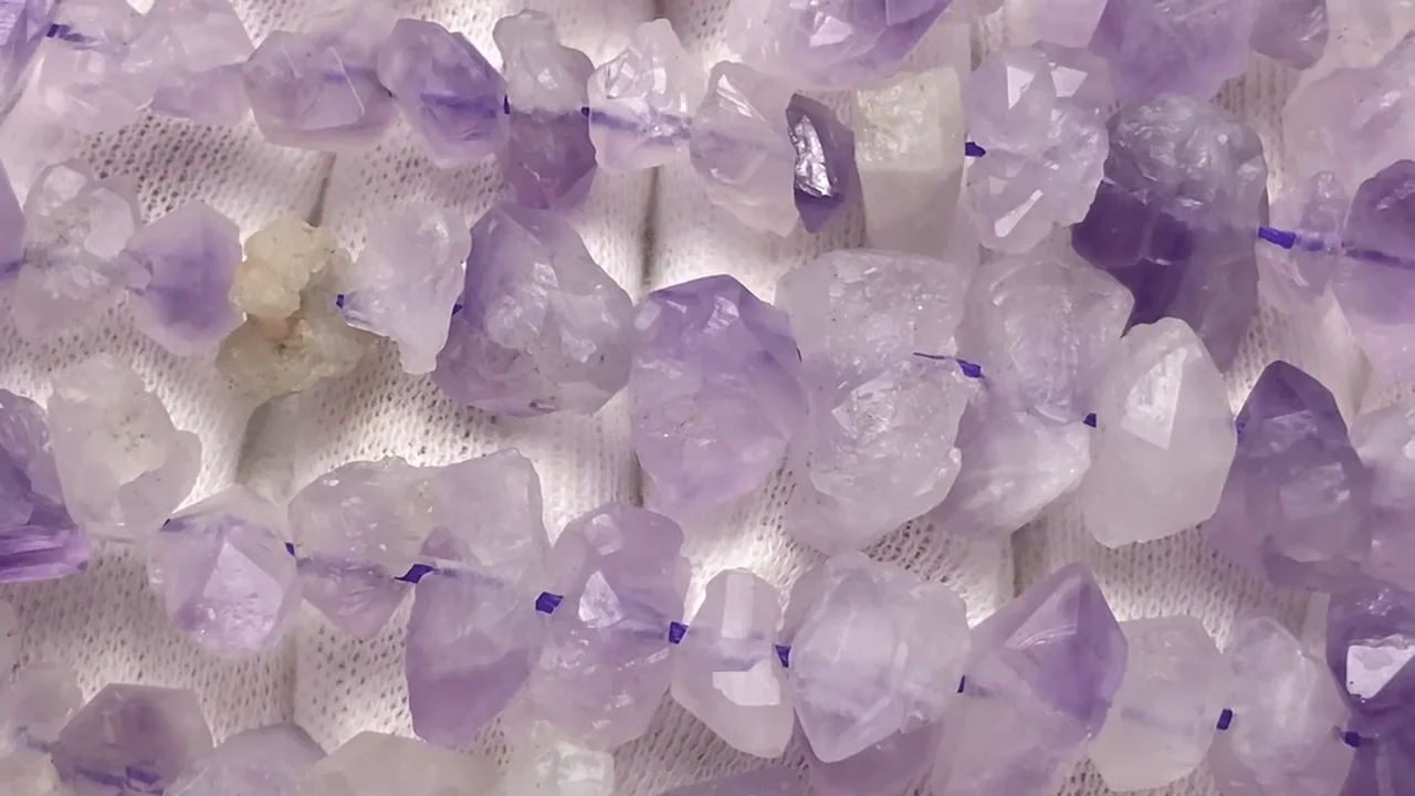 アメジスト（紫水晶） ポイント ラフロックタンブル 1連｜天然石ビーズ