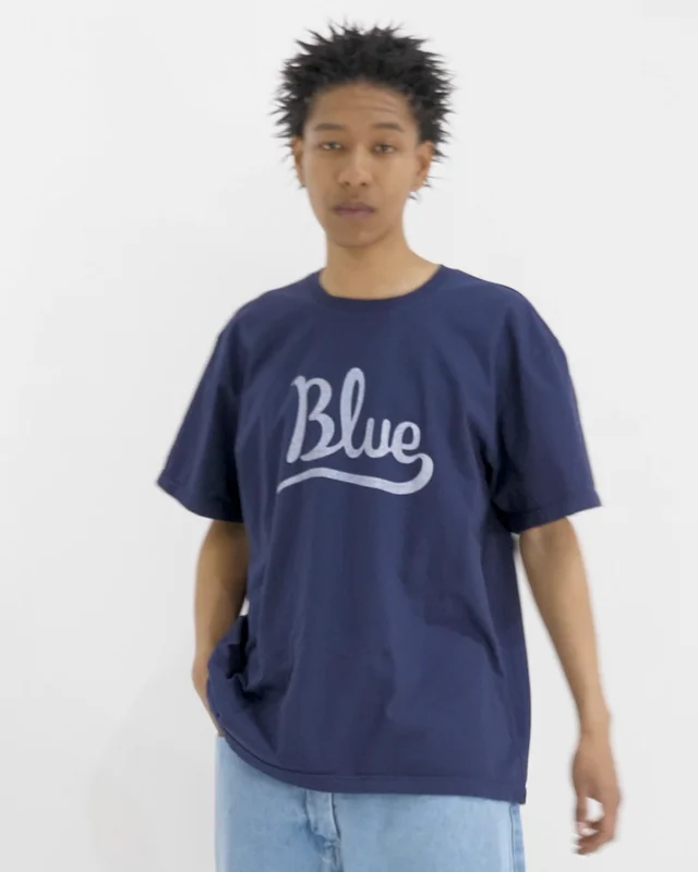 カーシブ Blue プリント Tシャツ