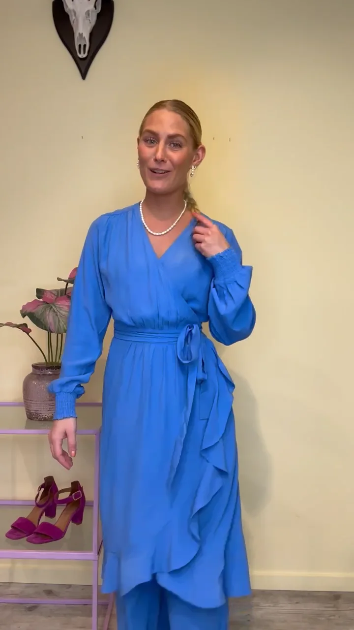 domæne Visum indre Basic Apparel - Kjole - Nilla Wrap Dress - Azure Blue on Vimeo
