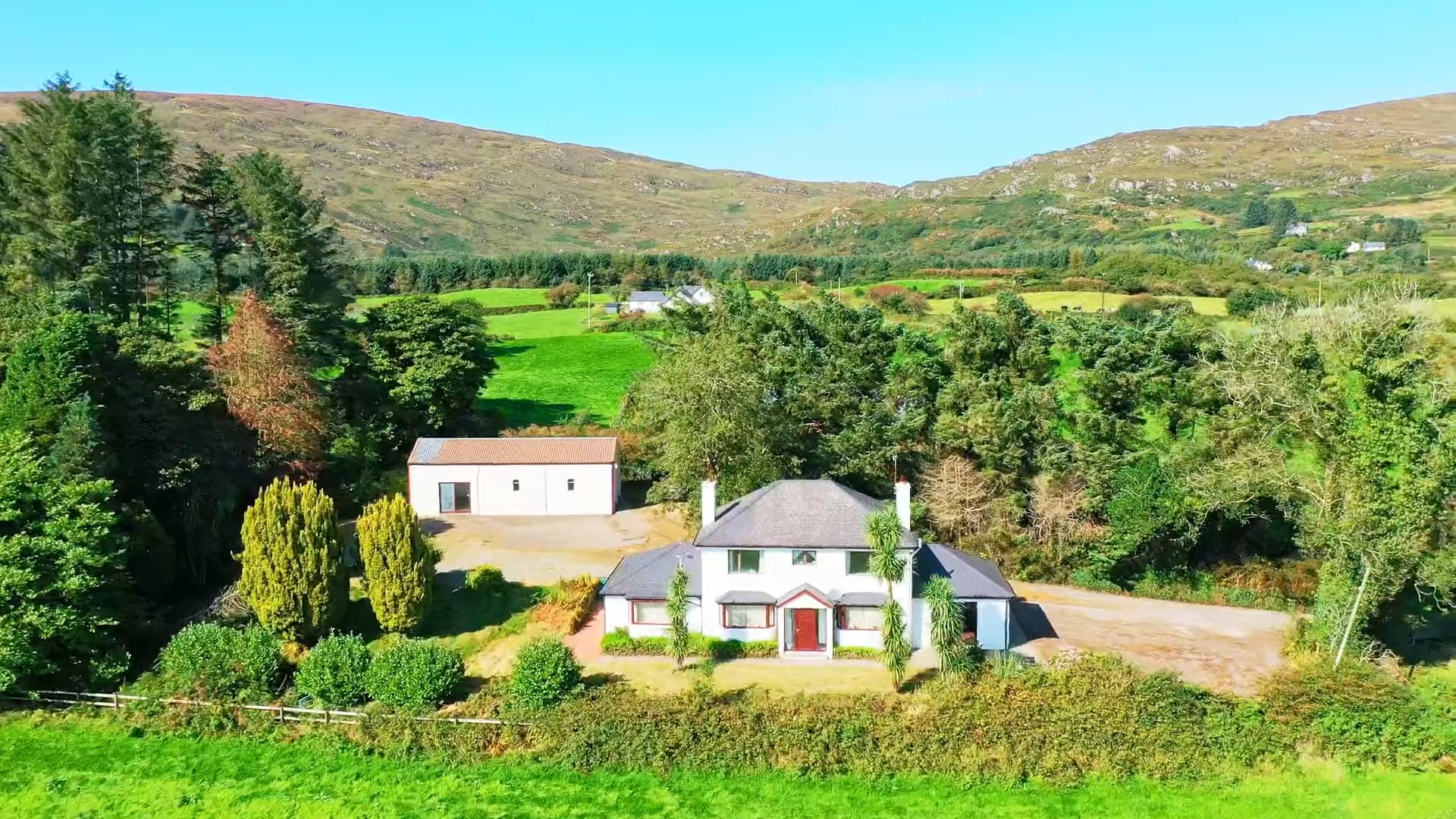 Castleview House, Glanaclogha, Drimoleague, West Cork, P47 YH75 on Vimeo