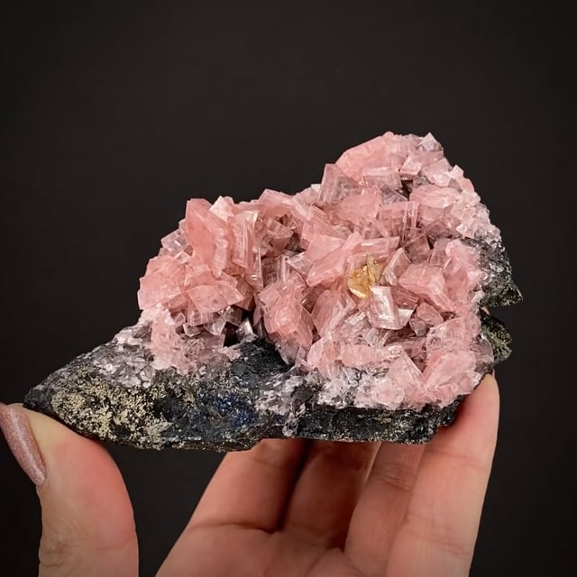 manganoan-smithsonite-with-wulfenite-v23-29-tsumeb-mine-namibia