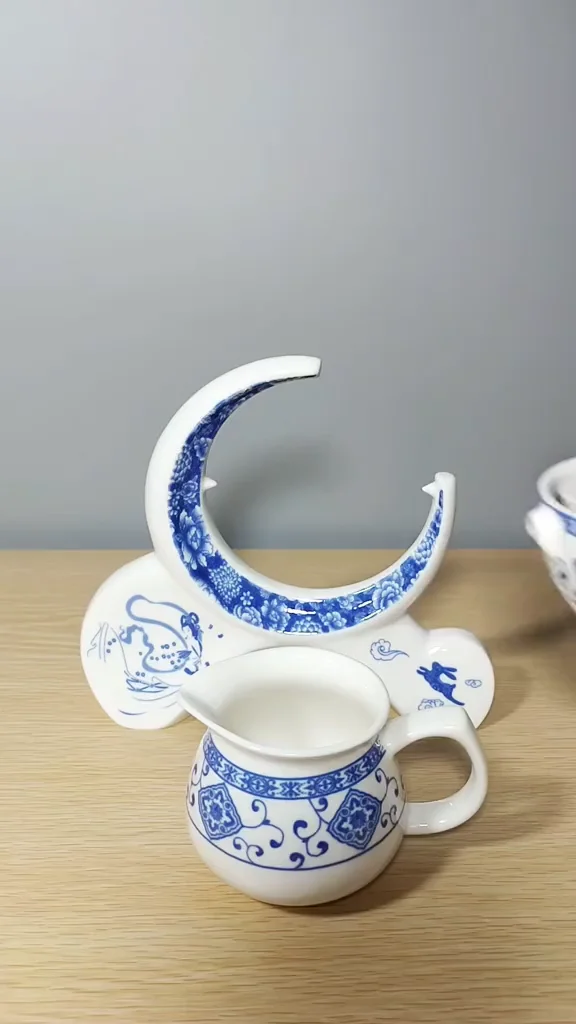 Moon Tea Set on Vimeo