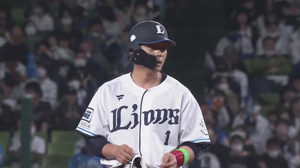 【4回裏】ベテランの一打で先制!! ライオンズ・栗山巧 センターへのタイムリー2ベースヒット!!  2023年3月31日 埼玉西武ライオンズ 対 オリックス・バファローズ