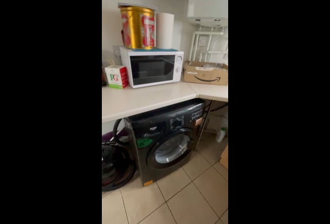 1 Bed Flat **Great Local Amenities** Main Photo