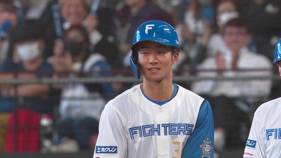 【5回裏】今季初ヒットはタイムリー!! ファイターズ・石井一成がレフトへ同点の一打を放つ!!  2023年4月2日 北海道日本ハムファイターズ 対 東北楽天ゴールデンイーグルス