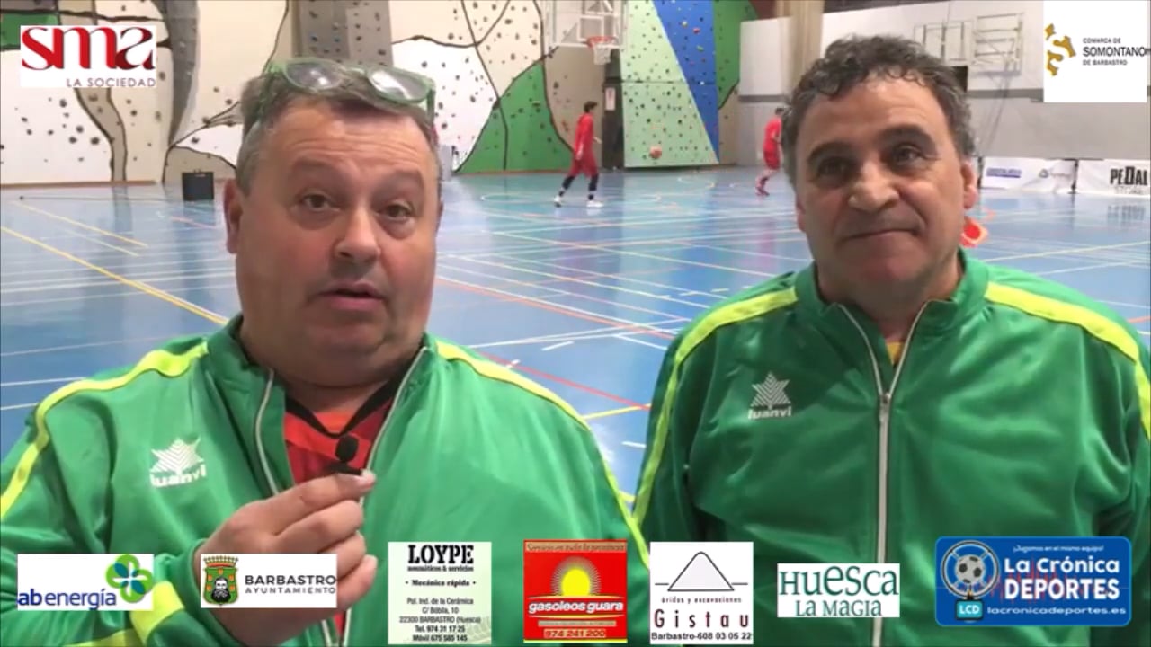 FERNANDO FERNÁNDEZ Y TOÑO VALERIO (1º y 2º Entrenador Equipo Voleibol Femenino SMA Barbastro) Derrota de la SMA por 1-3 contra Colegio Sansueña con parciales de 25-11//22-25//19-25//26-28.