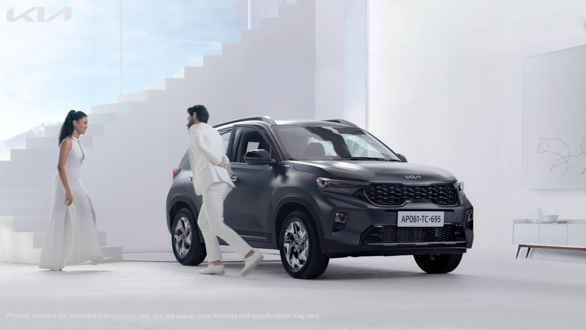 Kia_Sonet_Black and White