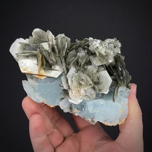 Aquamarine & Muscovite