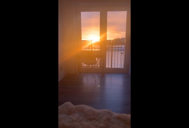 1 Bedroom Flat River Thames view +  parking Main Photo
