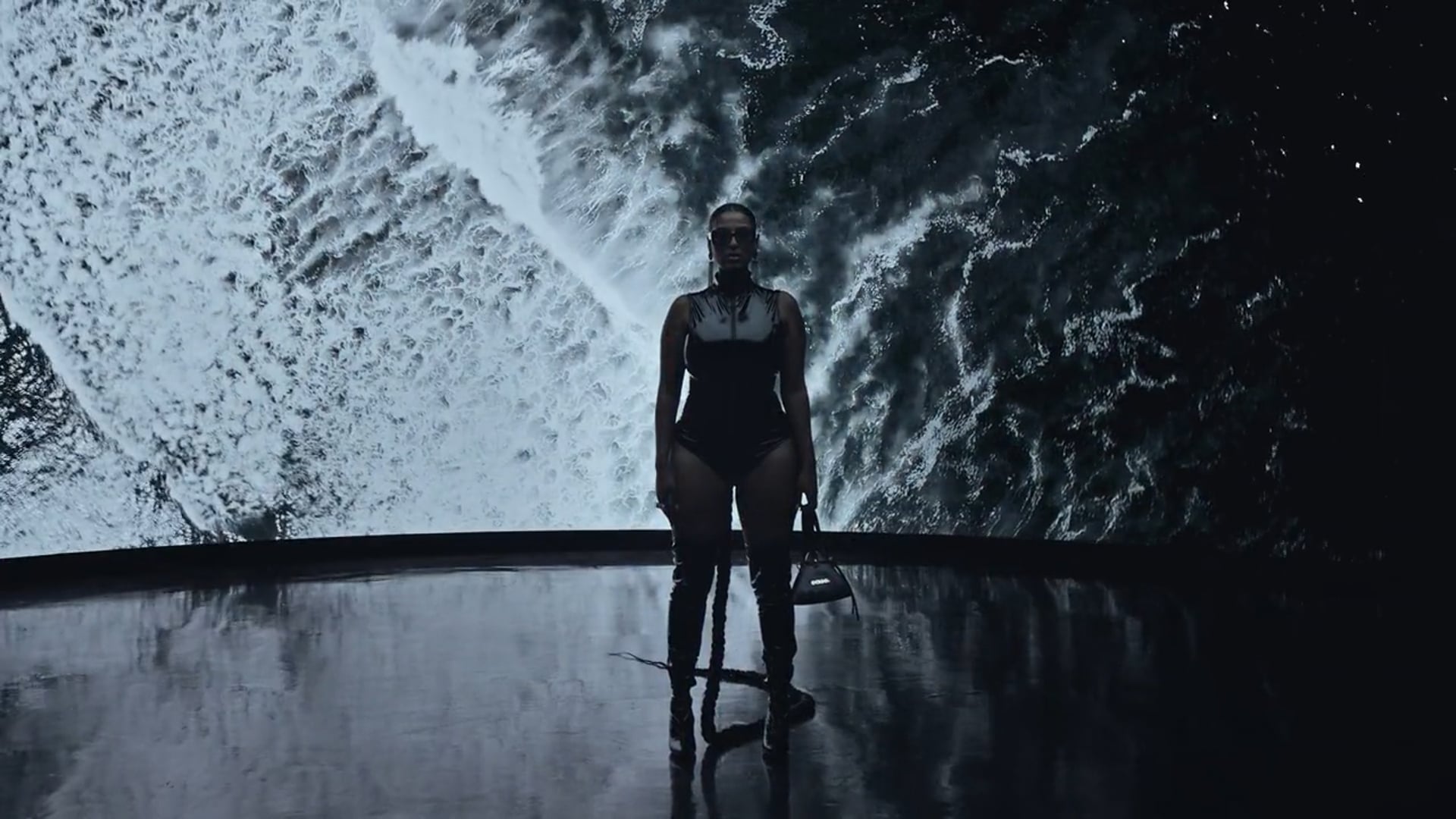 Ease Purse Commercial