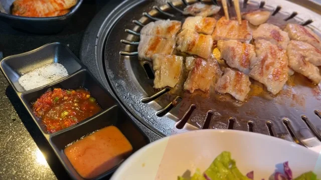 Hey there! Want to learn how to use tongs and scissors for KBBQ?