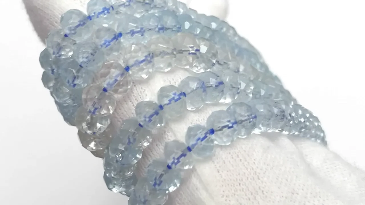 宝石質スカイブルートパーズ AA++ ボタンカット6×6×4mm 1連 