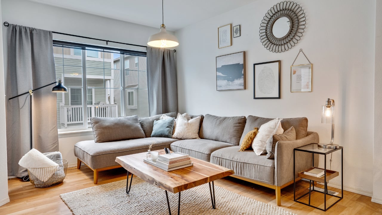 Chic Stonegate Condo 5229 35th St E Fife, WA 98424 on Vimeo