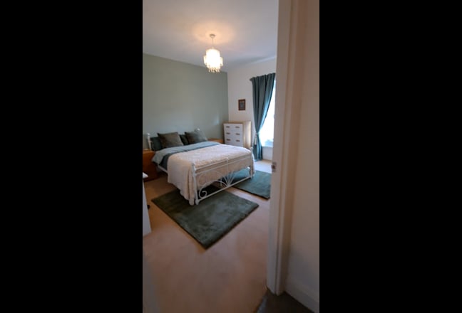 One large  furnished double room. Main Photo