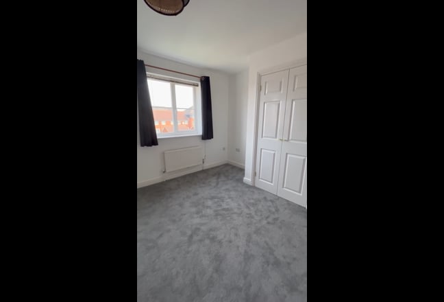 Large Double En-Suite in newly Refurbished House  Main Photo