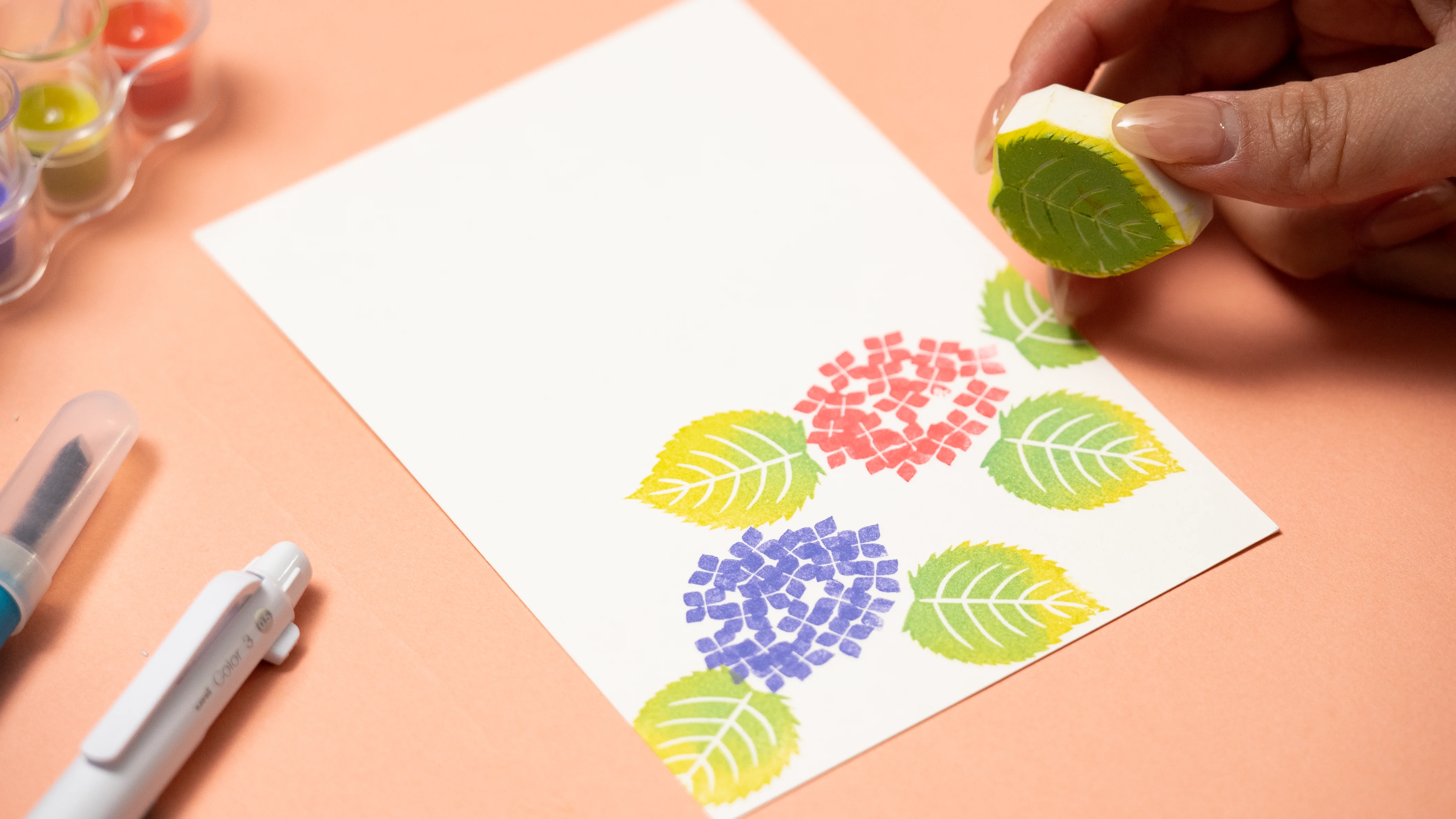 消しゴムはんこNo.62  ちびうさ お花の上で 消しゴムはんこNo.62 ちびうさ お花の上で 消しゴムはんこNo.62