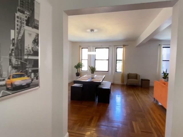 Large fully furnished room, To NYC under 30 mins Main Photo
