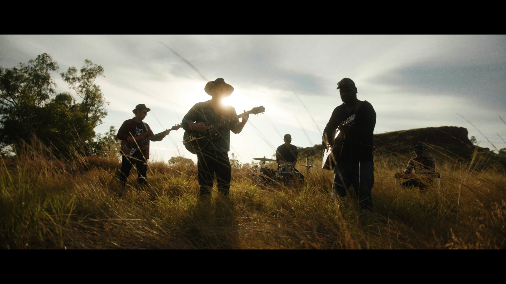 Ilbingini Agiyabarda (When the Water Goes Down) - Stuart Joel Nuggett and David Garnham & TRTL