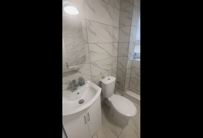 Spacious double, South of the river from &pound;231pw Main Photo