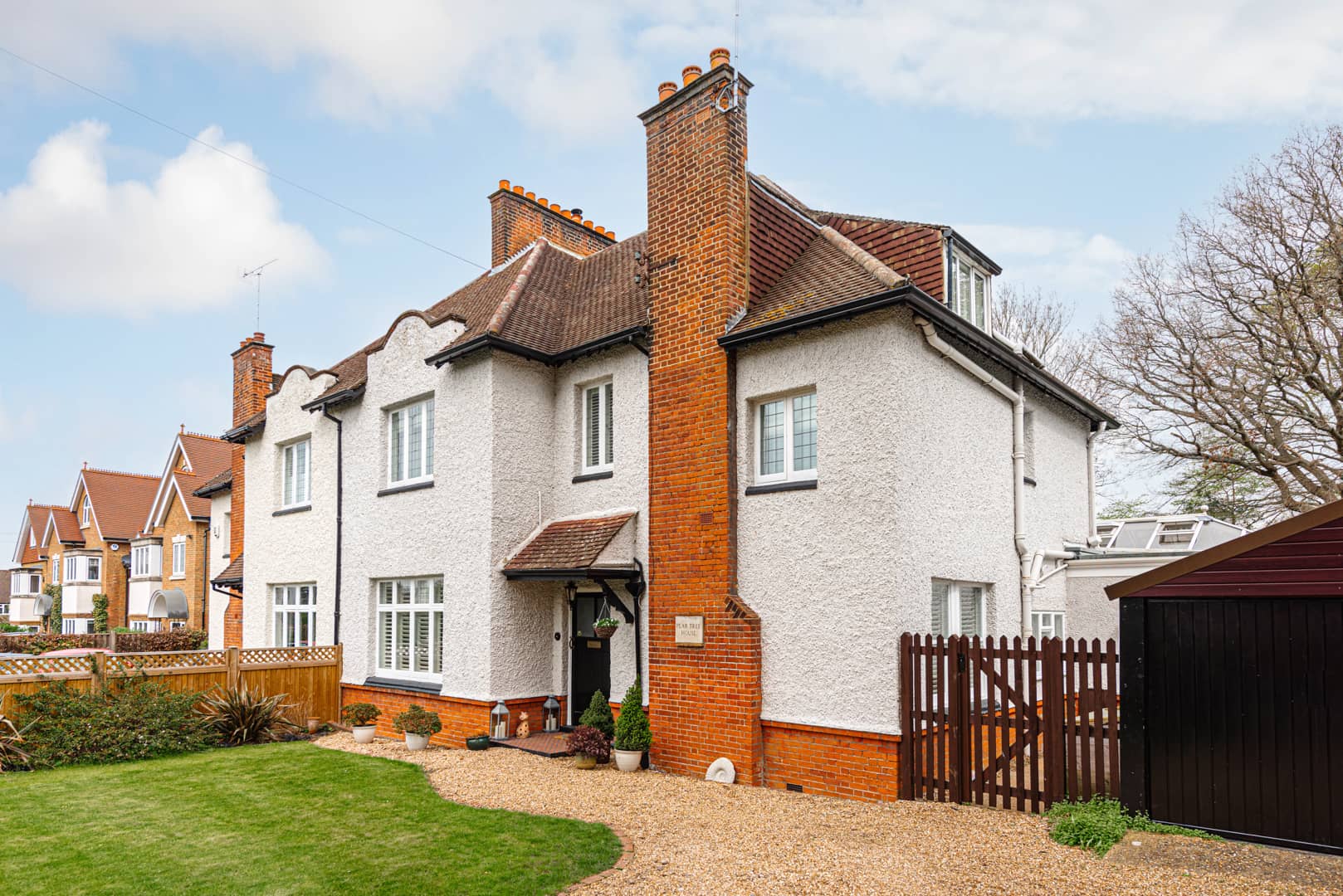 Red Lane, Claygate Newton Huxley on Vimeo