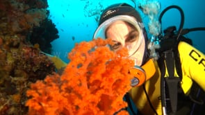 0521_female diving in oval mask