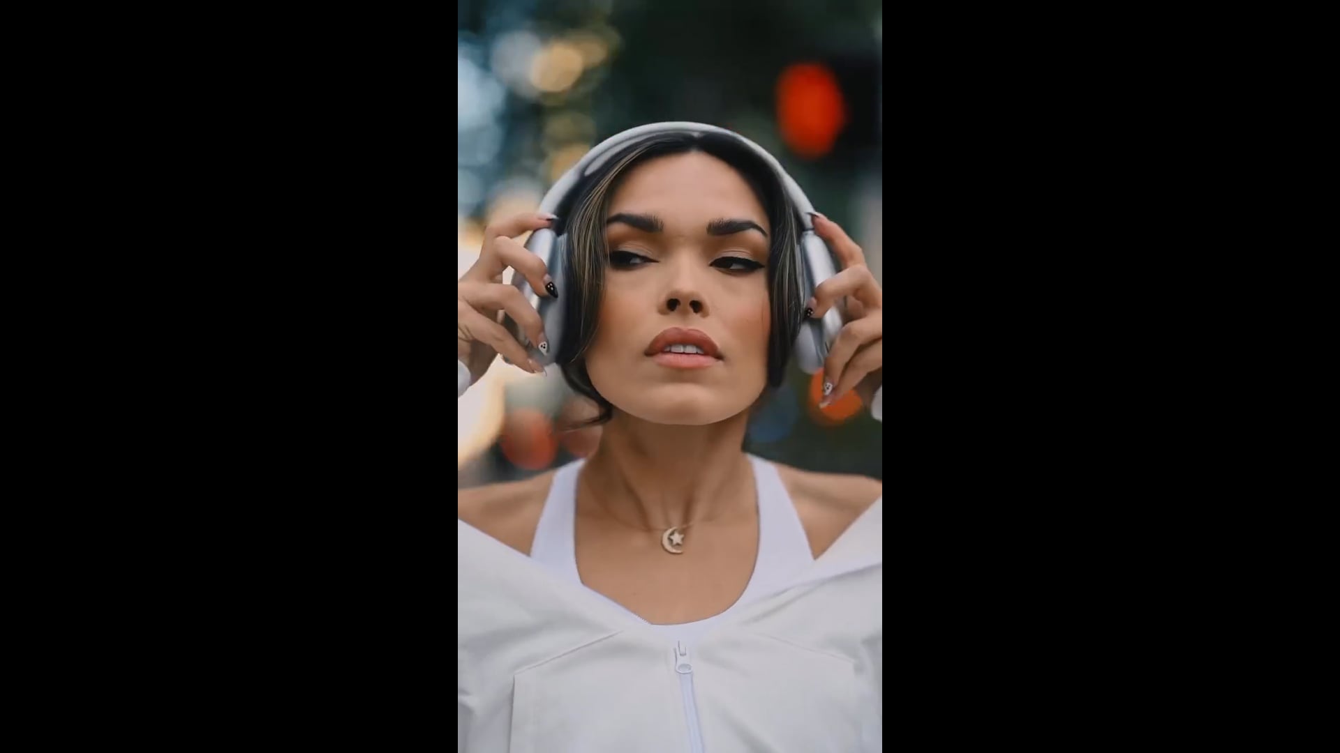 BuffBunny - Taylor Downtown